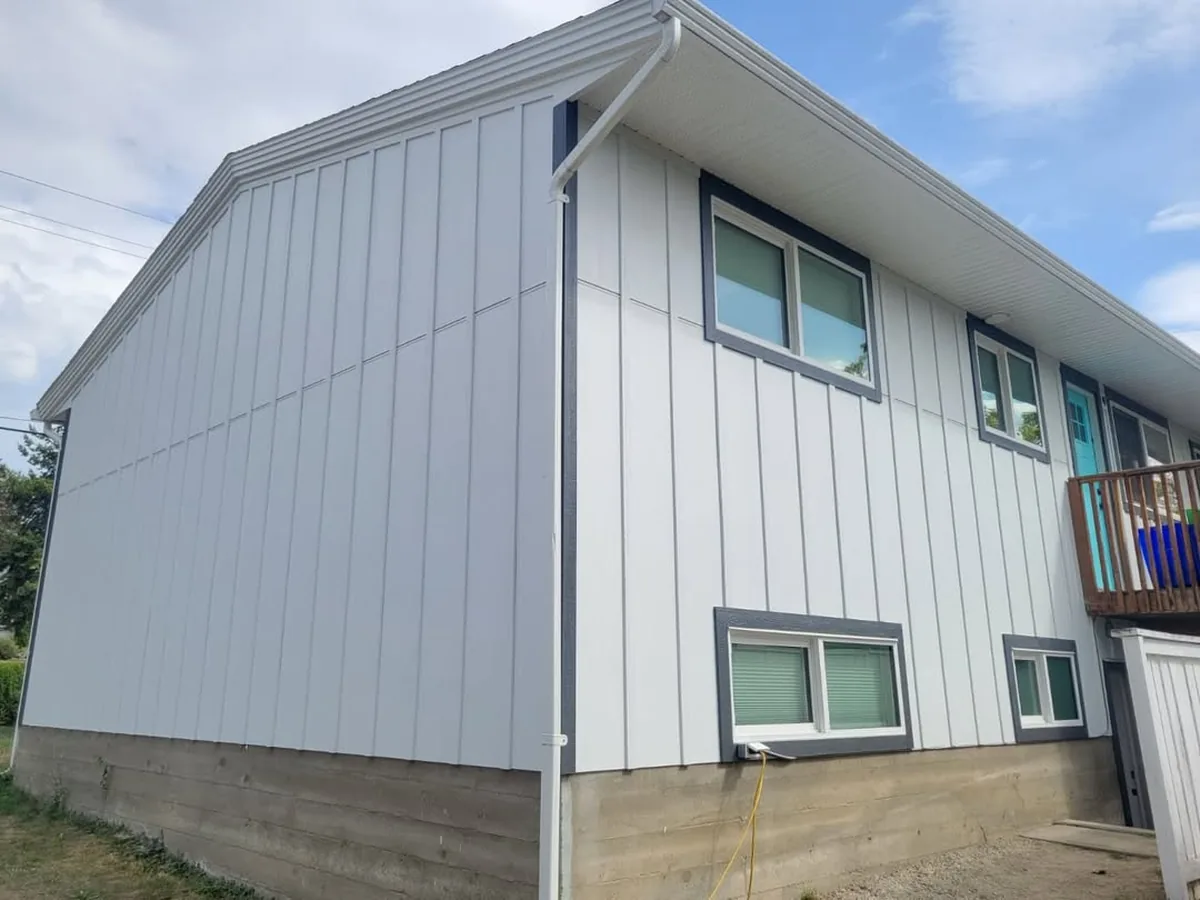 Two-tone siding job, Hunter Exteriors